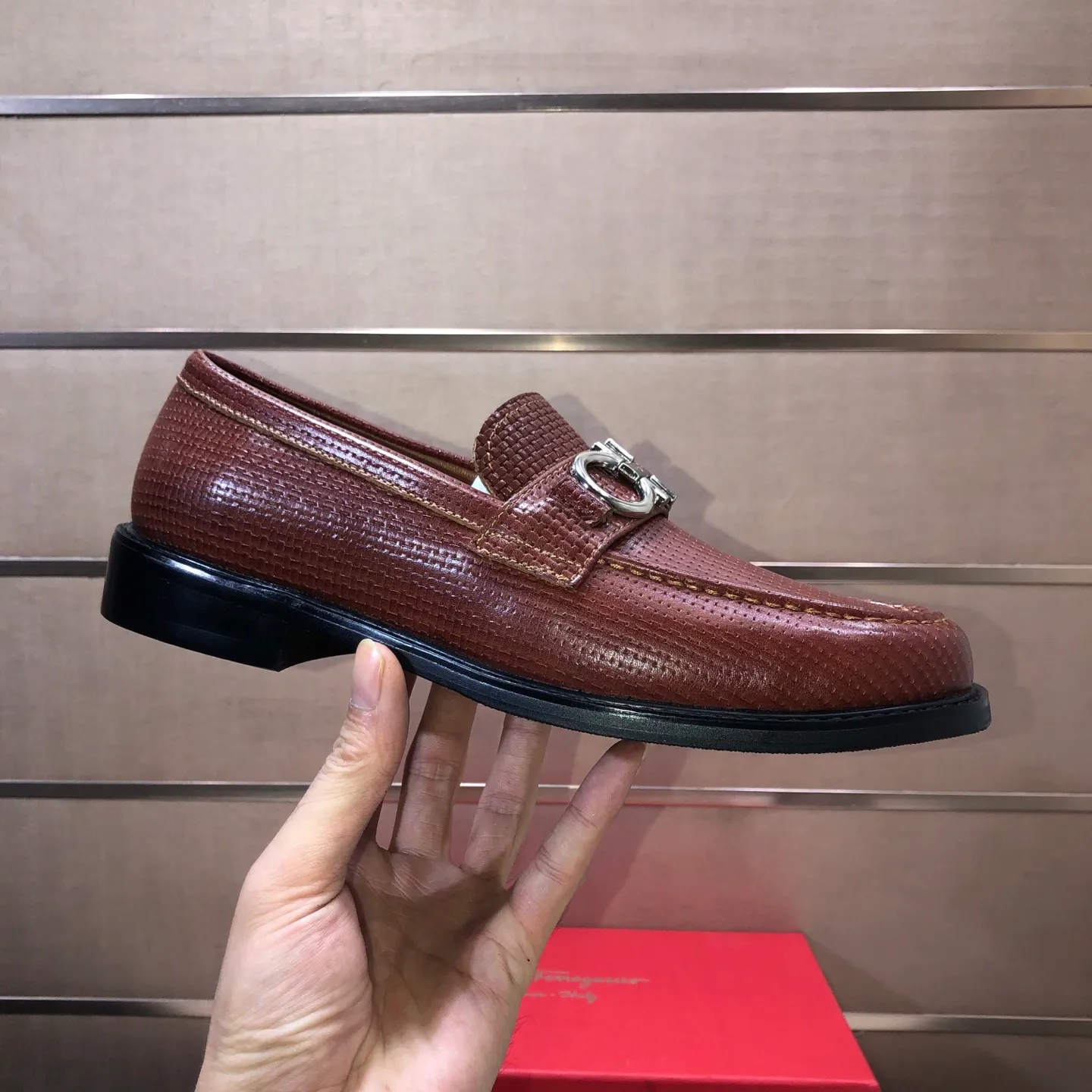 Men's shoes 💰460💰[Ferragamo/Ferragamo] The latest model in the counter. Original imported high-quality cowhide with open sides + imported sheep lining + original luxury metal buckle + original combination outsole. Comparison without pressure 38–44🎉